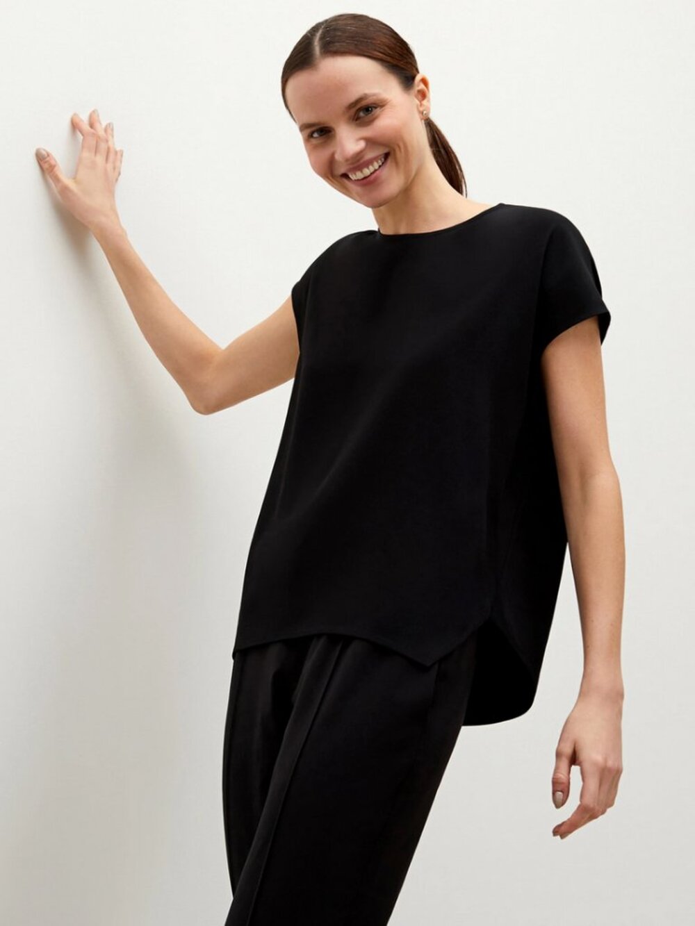M.M. Lafleur Black Didion Short Sleeve Crepe Top Size S
